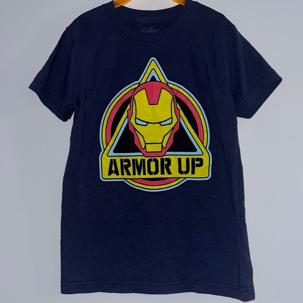 NWOT Marvel Avengers Iron Man Navy Blue Short Sleeve Crewneck Graphic Tee
